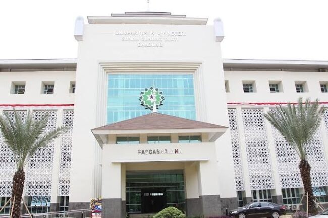 Rektor UIN Sunan Gunung Djati Bandung Tetapkan Tarif Layanan Akademik