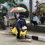 Tim Kebersihan Siaga Jaga Lingkungan Kampus Tetap Bersih