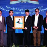 Apresiasi Kerja Humas, Menag Terima Top GPR Figure Award 2026